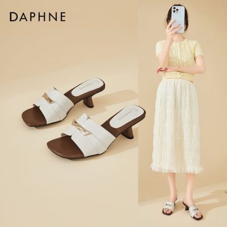 Daphne/达芙妮夏季新款方头时尚一字拖女外穿百搭舒适方跟凉拖鞋