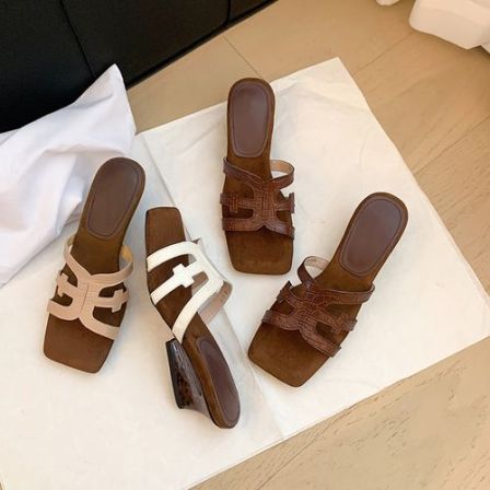 法式优雅复古气质百搭坡跟中古风方头夏季女款时尚凉鞋6cm
