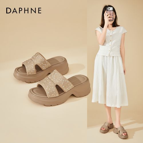 Daphne/达芙妮水钻厚底一字拖女夏季新款外穿百搭舒适沙滩凉拖鞋主图