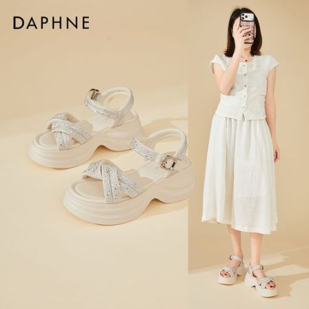 Daphne/达芙妮水钻厚底交叉罗马凉鞋女夏新款百搭休闲户外沙滩鞋