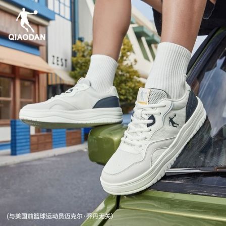 乔丹网面透气板鞋运动鞋男2026夏季新款增高百搭经典青少年休闲鞋