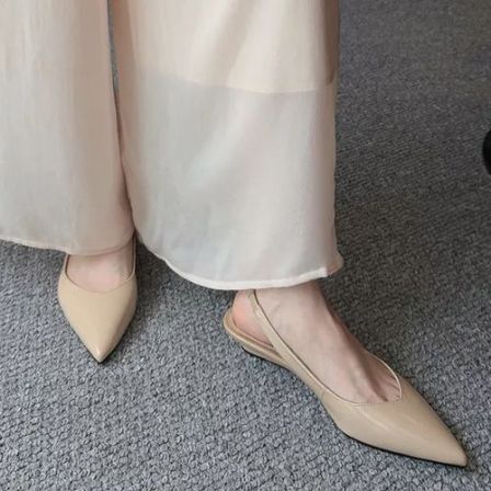 法式绝美包头凉鞋女夏2026新款尖头气质平底鞋真皮舒适单鞋配裙子