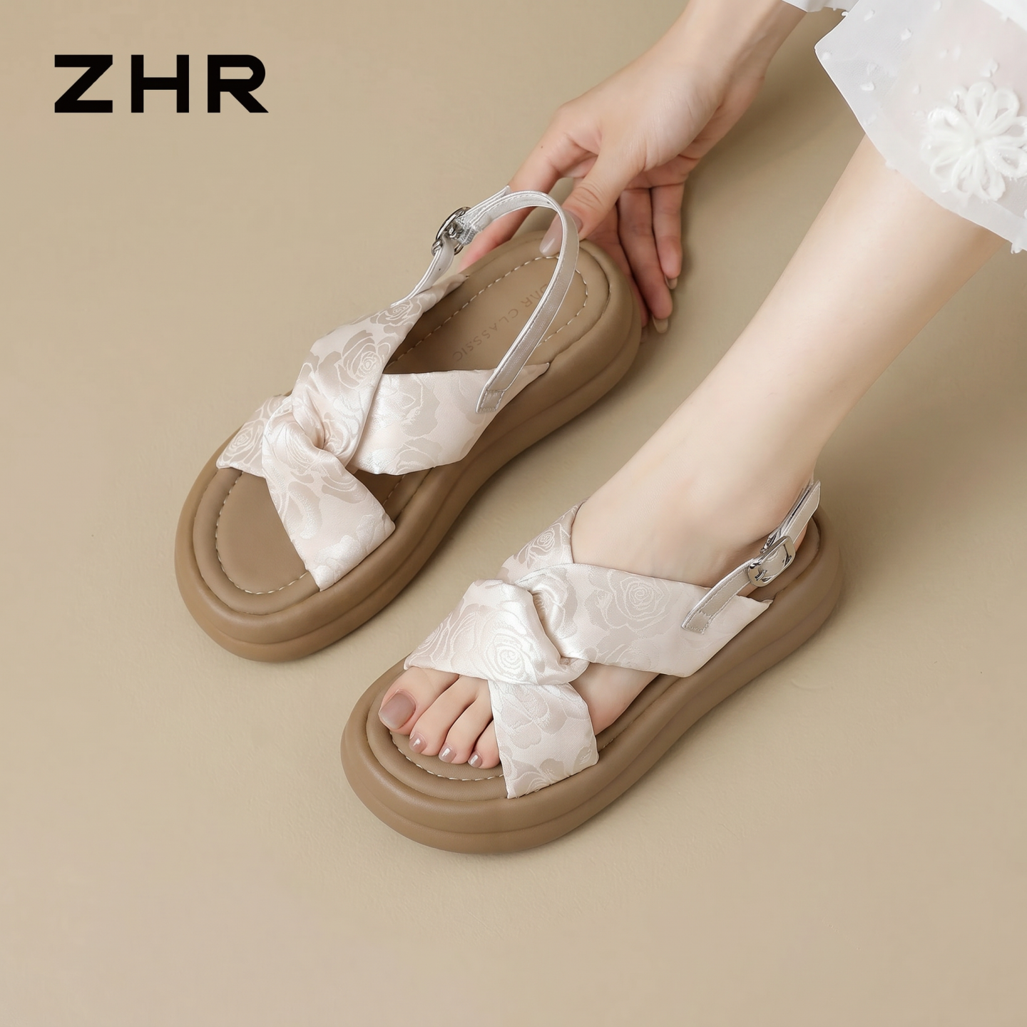 ZHR则则厚底凉鞋女2026新款夏季中式风外穿增高凉拖一字带沙滩鞋主图