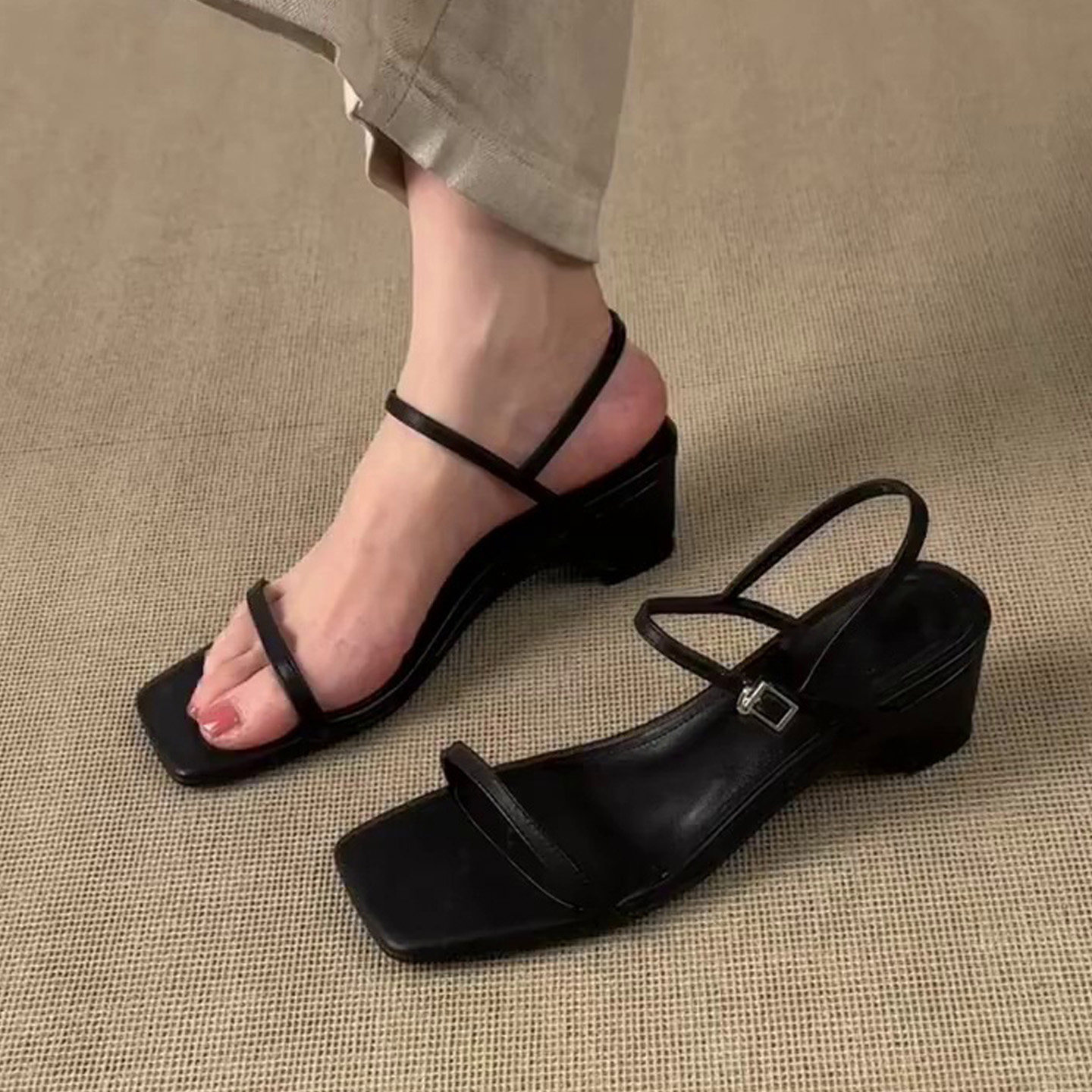 羊皮版~极简高级感方头露趾凉鞋女百搭复古坡跟一字扣带罗马凉鞋主图