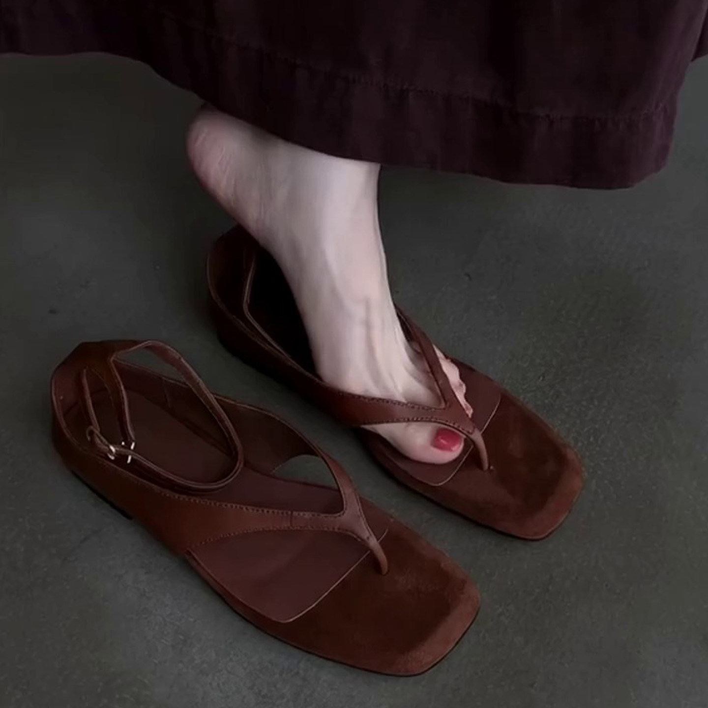 羊皮版~复古夹趾凉鞋女平底方头一字扣带百搭透气罗马凉鞋人字鞋主图