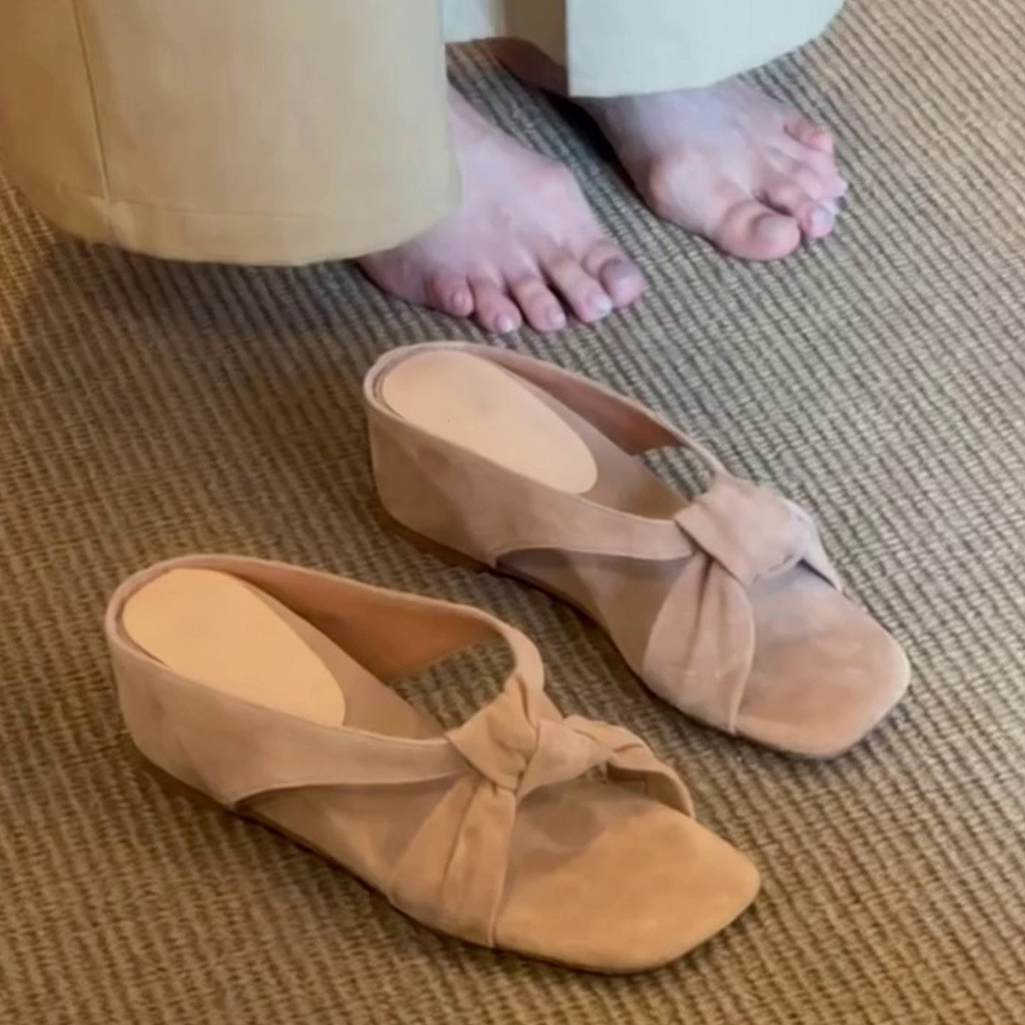 羊皮版~法式扭结厚底凉拖鞋方头露趾内增高气质一字带拖鞋女外穿主图