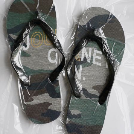 INSAIT Journey On Flip Flops 迷彩人字拖