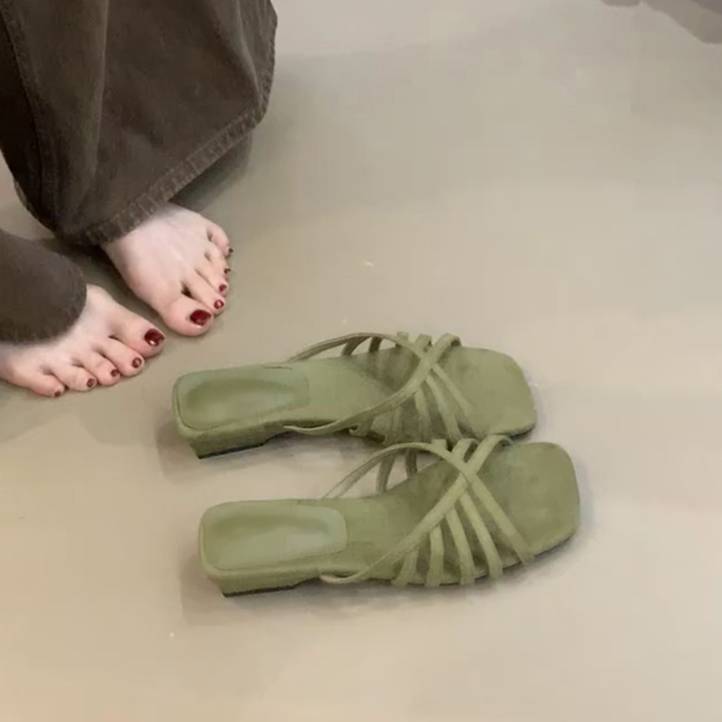 羊皮版~方头法式气质交叉带低跟凉拖鞋女外穿露趾度假风一字拖鞋主图