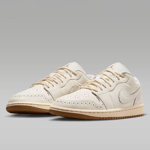 NIKE/耐克官方正品AJ1 男女同款米白色低帮运动休闲鞋 IO0759-100主图