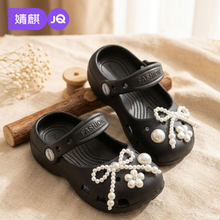 婧麒珍珠装饰洞洞鞋女童夏季2026新款蝴蝶结花朵鞋花eva防滑凉鞋