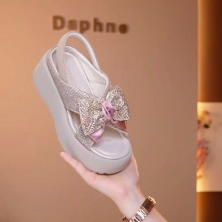 Daphne/达芙妮夏季新款蝴蝶结厚底坡跟凉拖时尚百搭外穿拖鞋女LL