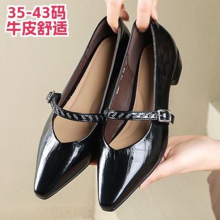 妈妈鞋女夏季牛皮舒适百搭通勤轻便软底透气大码女鞋40-41-42-43