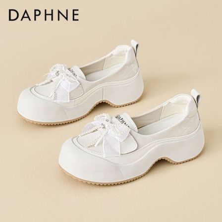 达芙妮厚底休闲鞋女2026新款夏季巨好看的女鞋子珍珠带蝴蝶结单鞋