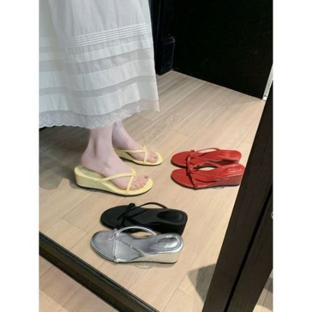 葡萄妈studiolee 跟高6cm~法式夹趾仙女风外穿细带坡跟凉拖鞋