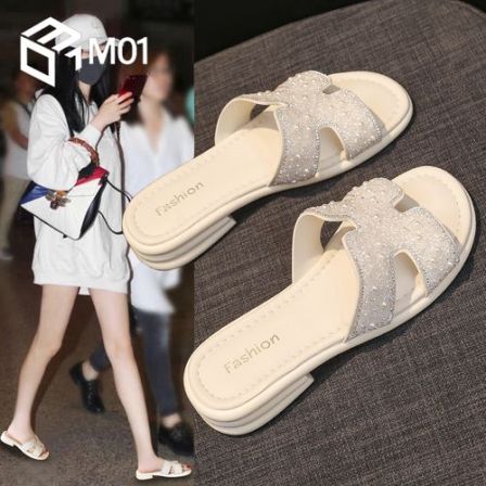 M01夏季新款小香风水钻高级感低跟拖鞋女外穿配裙子一字凉拖爆款