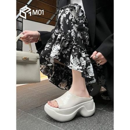 M012026夏季新款松糕厚底一字拖鞋女外穿露趾小个子配裙沙滩鞋潮
