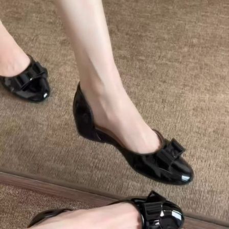 法式包头侧空凉鞋女夏季外穿绝美不累脚超火包跟平底玛丽珍单鞋