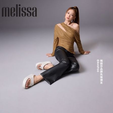 【小熊粉丝专享】Melissa梅丽莎女士法面包夹脚厚底人字拖鞋36088