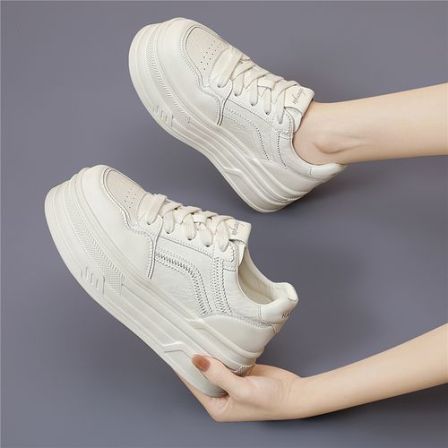 爆款透气小白鞋女2026秋季新款小个子厚底松糕鞋百搭休闲运动板鞋
