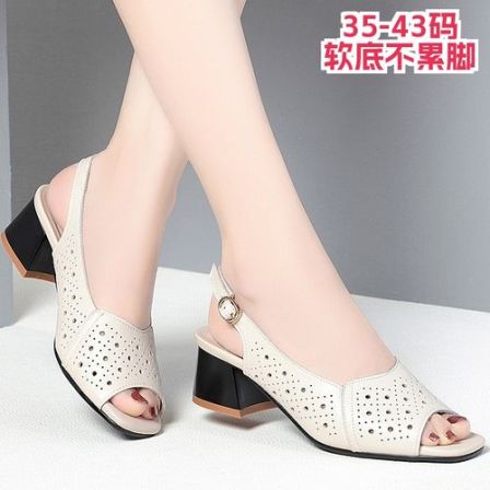 凉鞋女夏季镂空软底牛皮舒适百搭通勤轻便款大码女鞋40-41-42-43