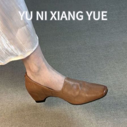老钱风简约方头一脚蹬乐福鞋女内增高通勤豆豆小皮鞋棕色粗跟单鞋