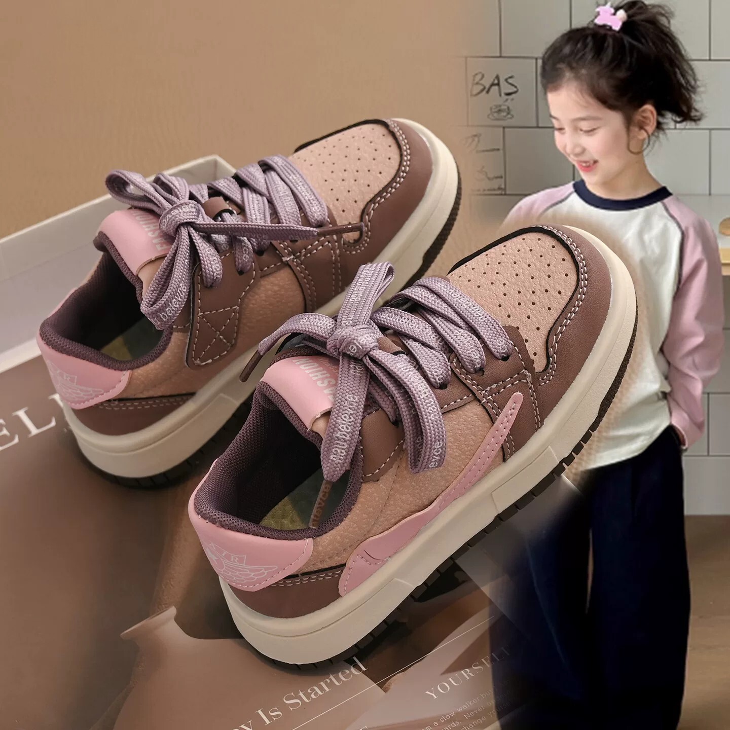 官网品牌女童板鞋秋季2026新款女孩运动鞋轻便软底中大童儿童鞋子主图