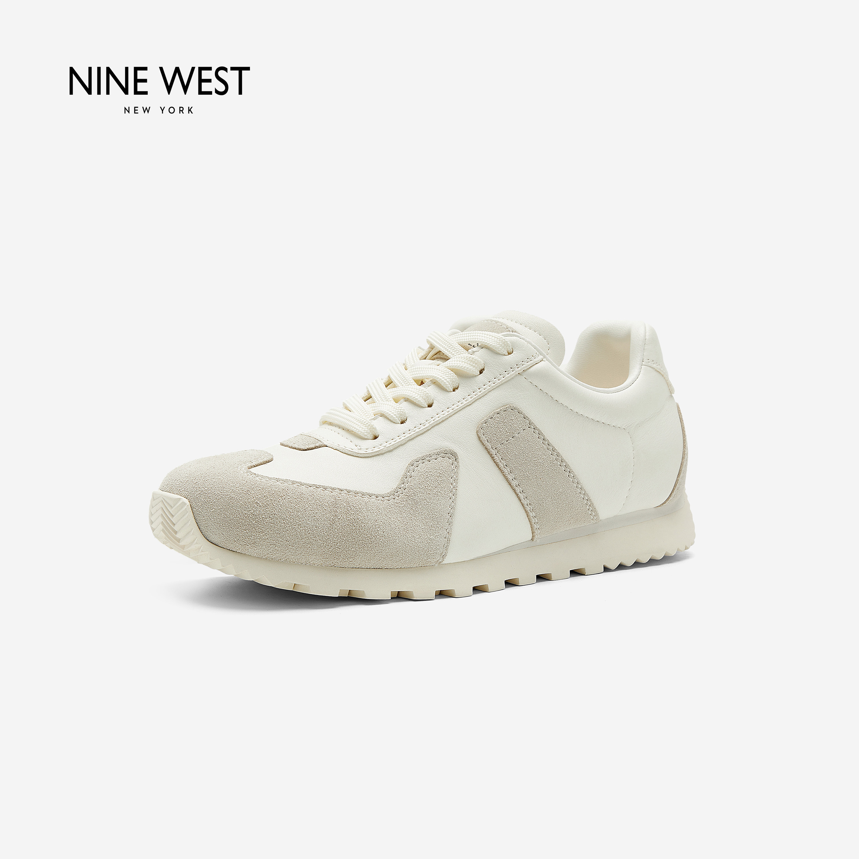 Nine West/玖熙休闲风平底德训鞋女时尚百搭运动鞋舒适通勤阿甘鞋主图