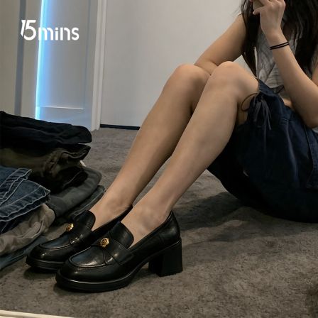 15mins山茶花复古高跟乐福鞋女款2026新款秋不累脚通勤黑色小皮鞋