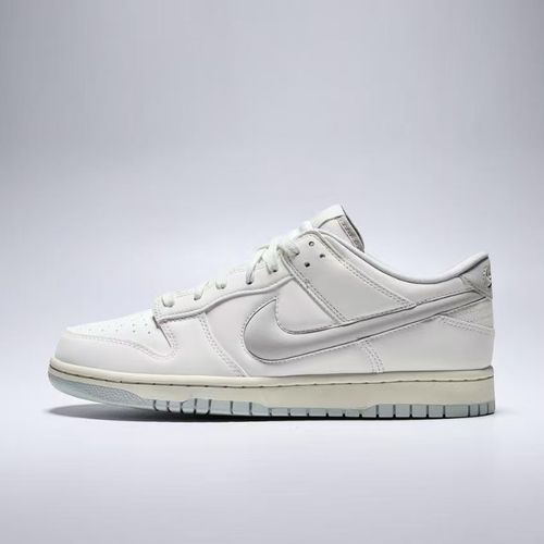 NIKE耐克女子DUNK LOW LV8 (GS)休闲鞋IR0824-100主图