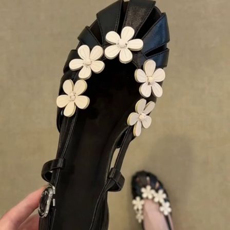 羊皮版~少女法式花朵罗马凉鞋复古镂空编织一字扣带低跟包头凉鞋