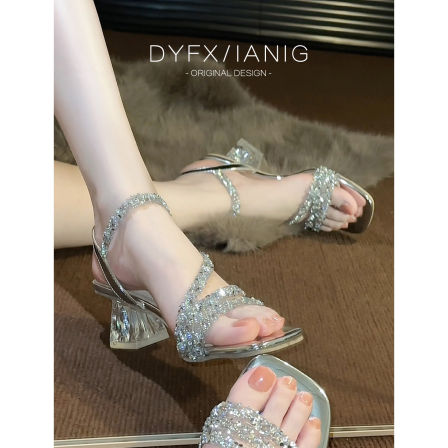 银色水钻凉鞋女夏季新款高级感巨好看时尚百搭外穿显白粗跟不累脚