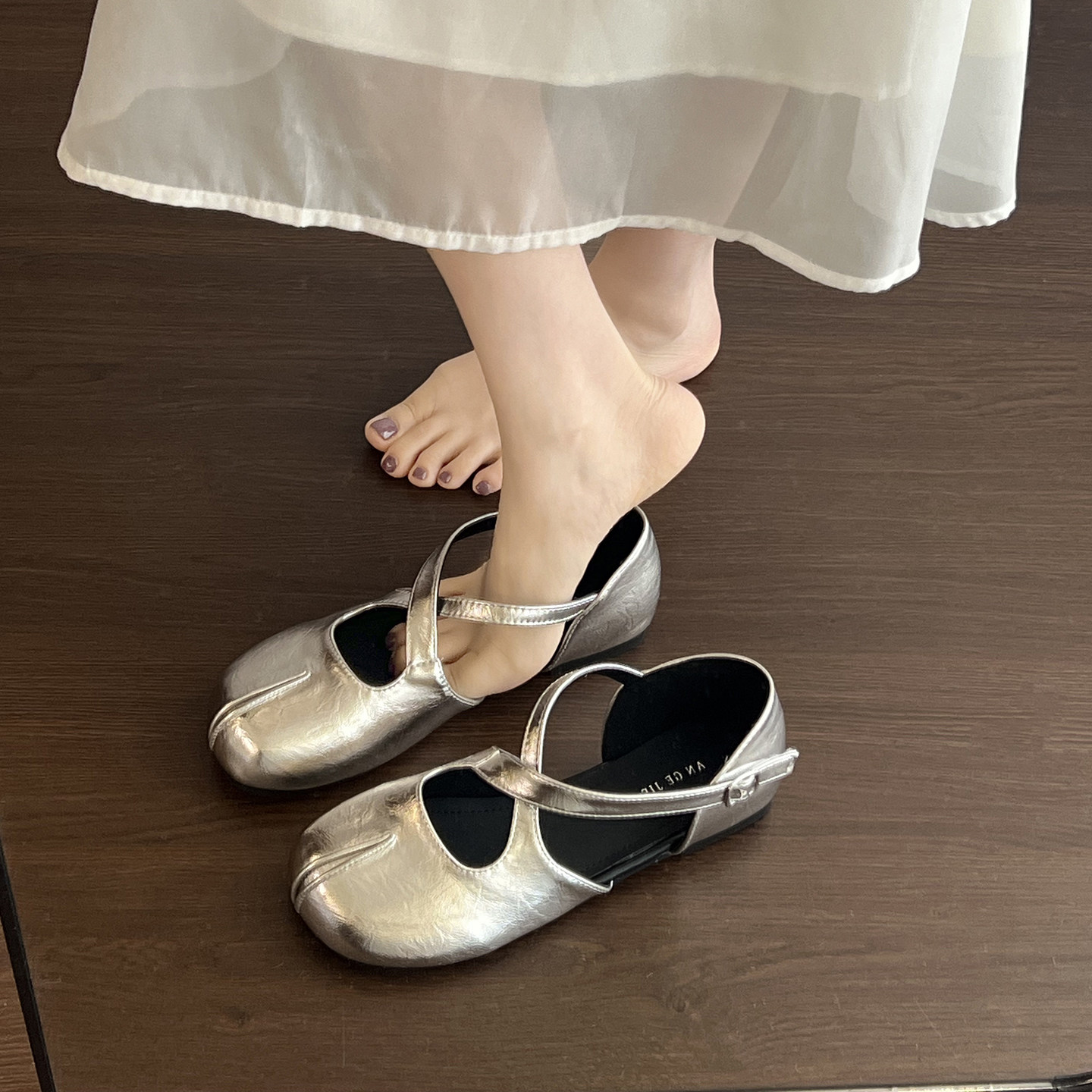 法式平底假分趾浅口单鞋女2026新款夏季配裙子玛丽珍包头罗马凉鞋主图