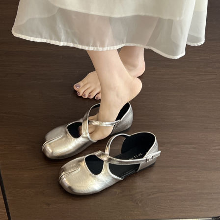 法式平底假分趾浅口单鞋女2026新款夏季配裙子玛丽珍包头罗马凉鞋