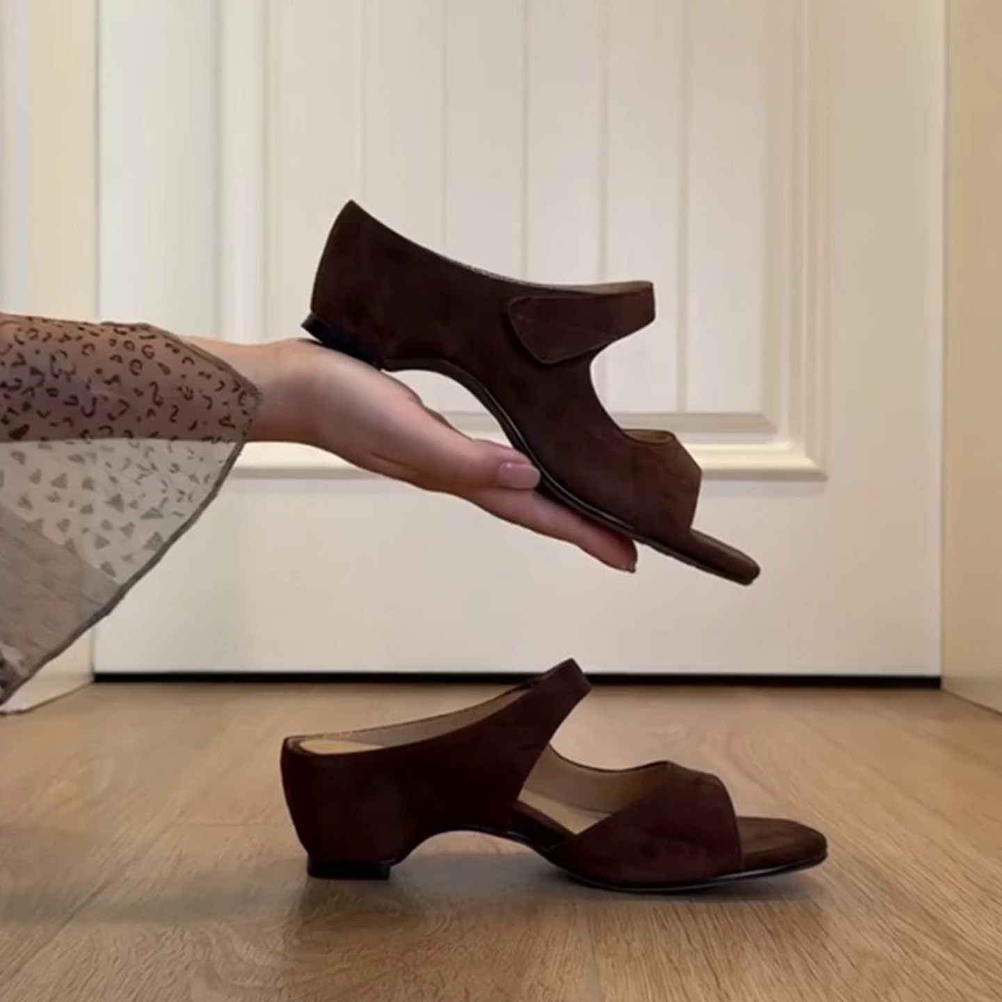 羊皮版~法式复古简约风一字带凉鞋女露趾魔术贴透气内增高凉拖鞋主图