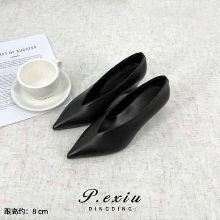 PanYiXiu/潘依绣【心尖鞋】牛皮高级感尖头V口坡跟鞋高跟鞋QL123601