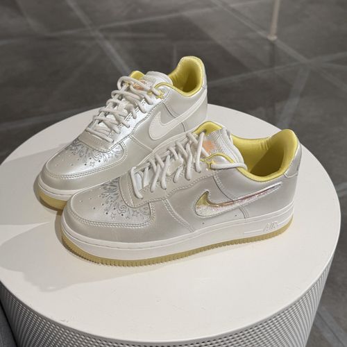 NIKE/耐克官方正品空军一号流沙银女休闲燕麦格雷板鞋IR8218-118主图