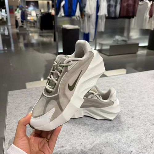 【滔搏联动】NIKE耐克女子WMNS NIKE AURA EDGE LX休闲鞋HQ7025-005主图
