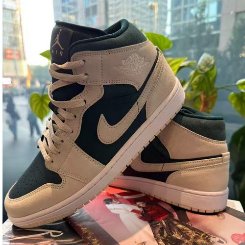 NIKE/耐克官方正品AJ1中帮绿水鬼男子休闲鞋燕麦格雷 DQ8426-110主图