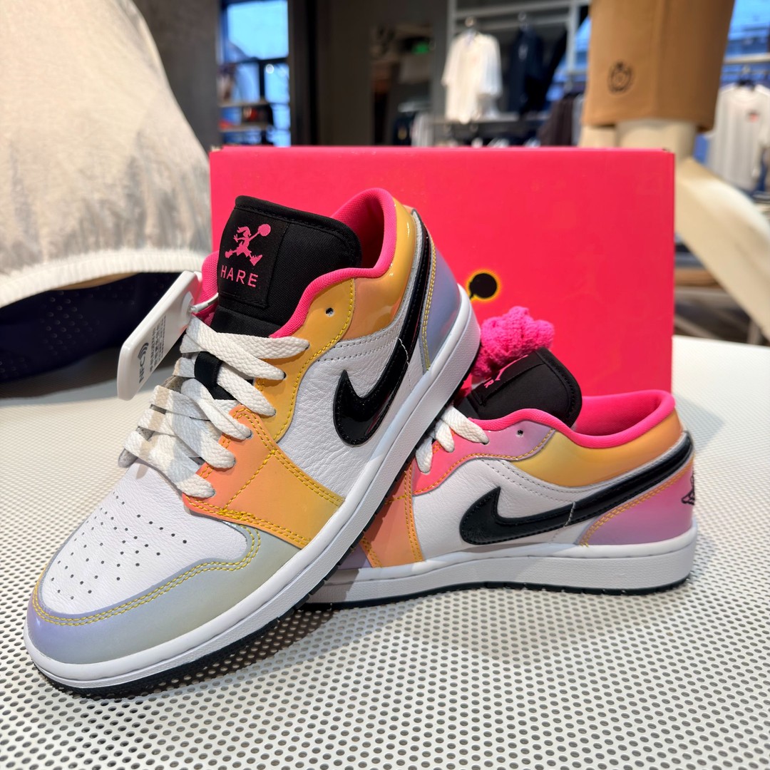 NIKE/耐克官方正品 AJ1 男女同款低帮运动休闲板鞋 IX6038-100主图