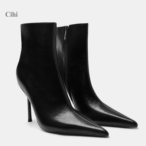 Cihi 极细钢管跟靴子系列 先锋极简 尖头几何锋利切面短靴主图