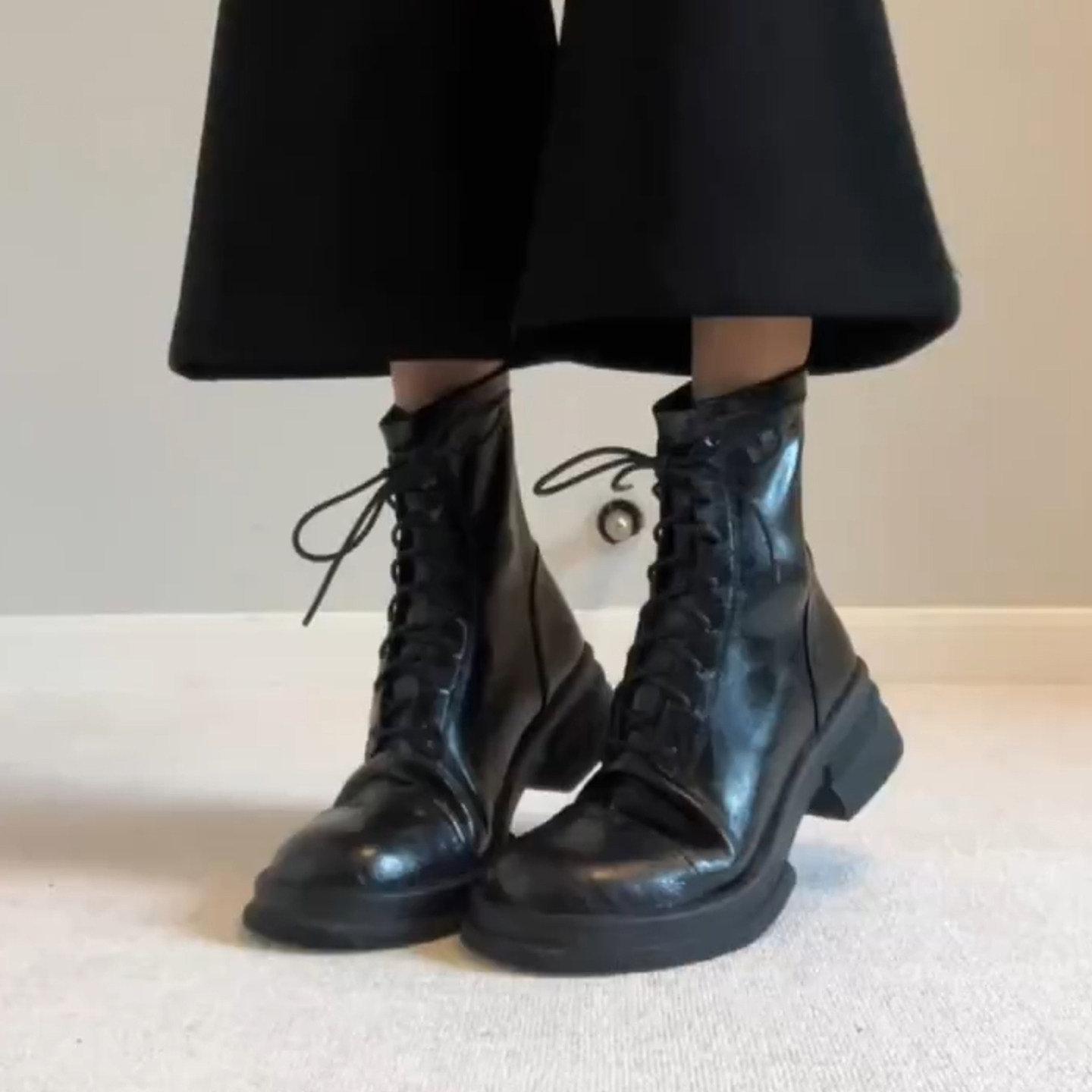 牛皮版~极简高级小众复古厚底百搭系带马丁靴女通勤不累脚时装靴主图