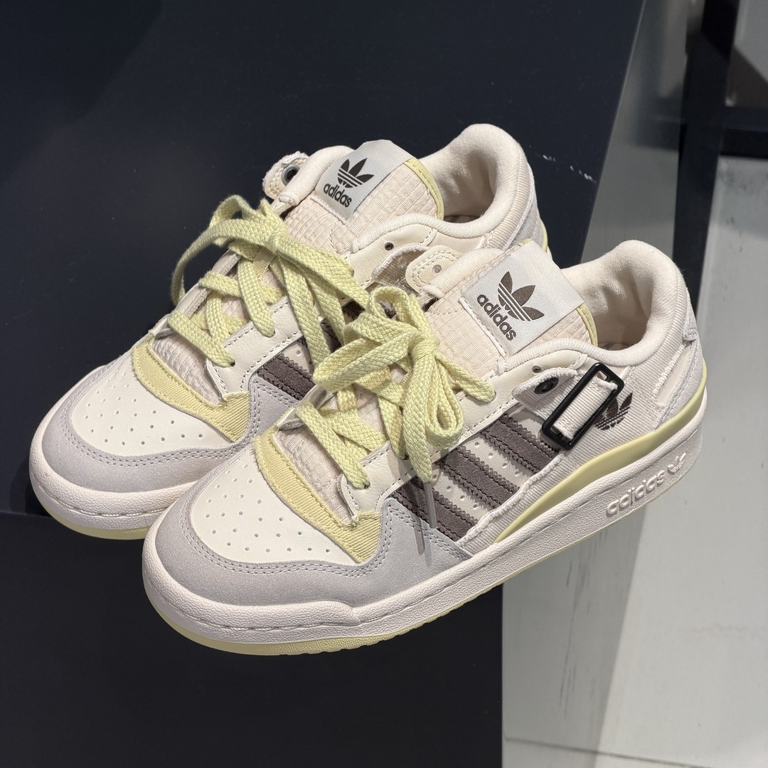adidas/阿迪达斯三叶草中性FORUM LOW CL休闲篮球风板鞋LA3805主图