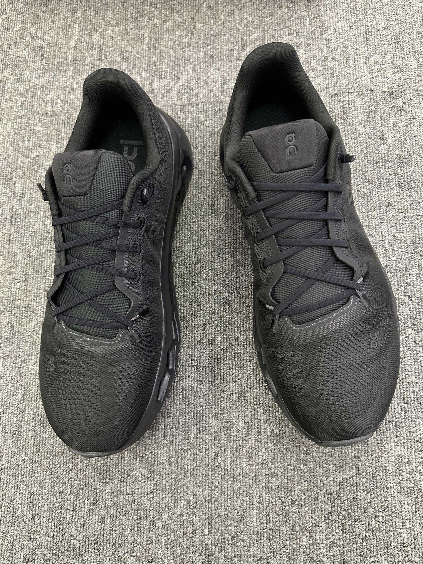 罐头名品 On/昂跑 新款休闲鞋 3ME10100264 BLACK主图