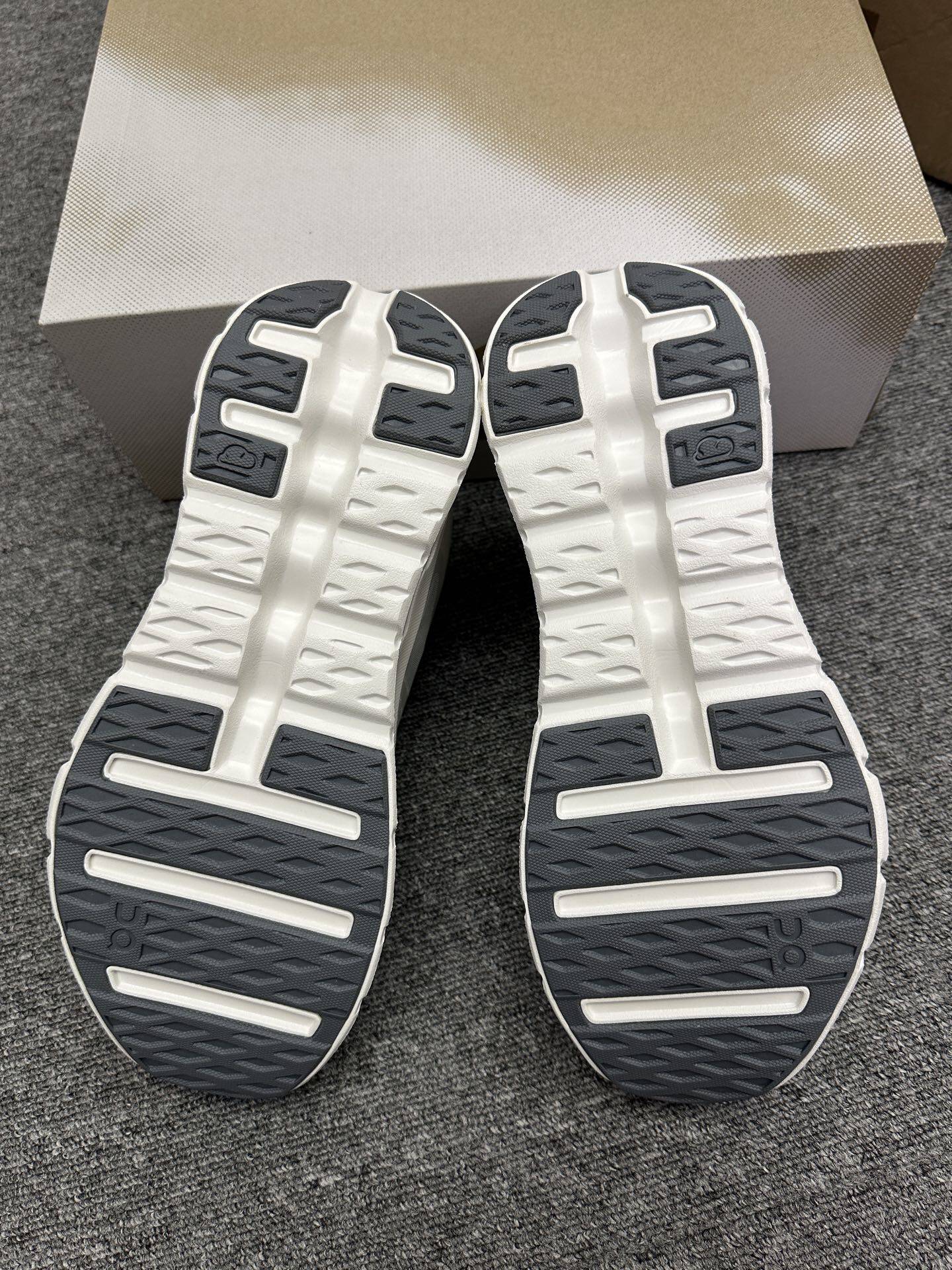 罐头名品 On/昂跑 新款休闲鞋 3MG10273228主图