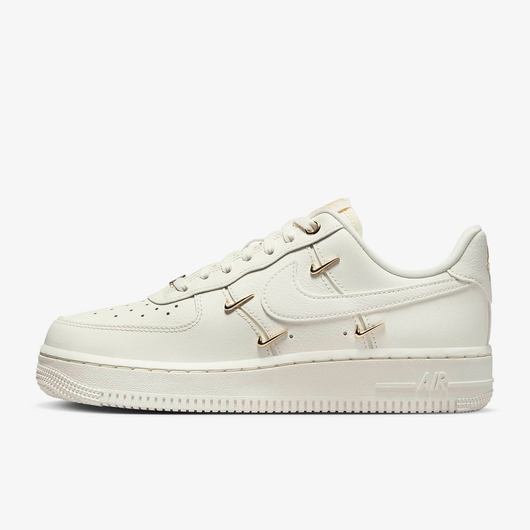 【NIKE/耐克】AF1女子小金钩耐磨低帮板鞋FV3654111主图