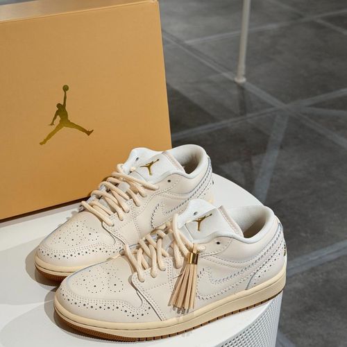 NIKE/耐克巴洛克金标 AJ1女子新款低帮运动休闲鞋IO0759100主图