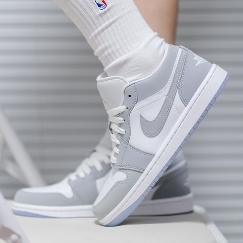 NIKE/耐克AJ1 女子小迪奥灰配色复古潮流板鞋 DC0774105主图