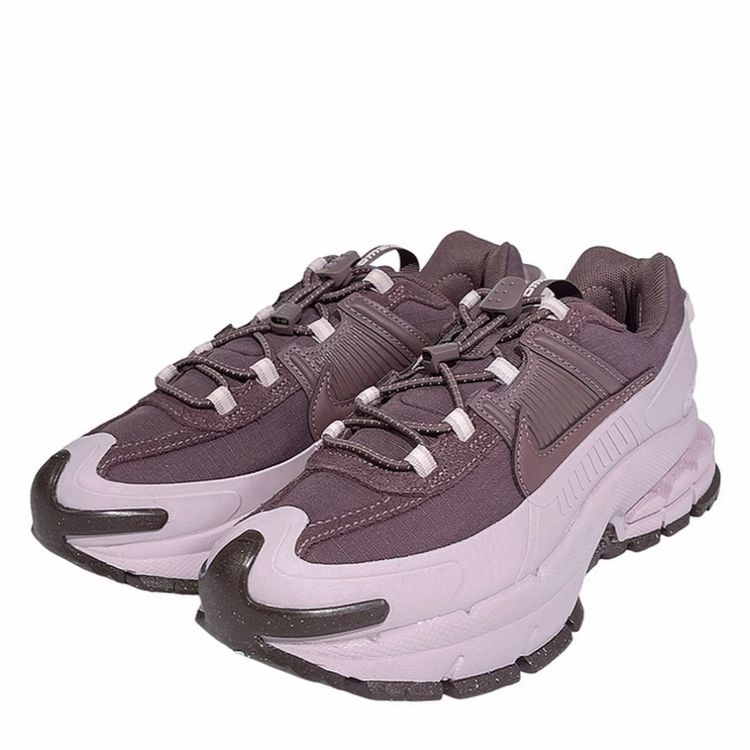 【滔搏联动】耐克女子W NIKE ZOOM VOMERO ROAM板鞋 HQ2181-501主图