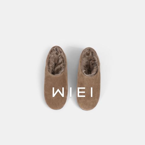 《WI EI》高丝光牛反绒+托斯卡纳羊毛舒适一脚蹬毛毛鞋W26111372主图