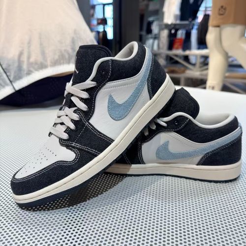 【补贴】NIKE耐克男子AIR JORDAN 1牛仔白蓝休闲鞋JA4395-041主图